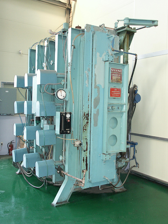 VECUUM BRAZING UNIT.jpg